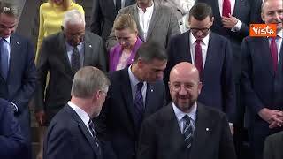 Vertice comunità politica europea, i leader posano per la foto di gruppo