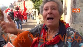 Alleanze Pd, la ricetta di una signora alla manifestazione della Cgil: "Non ci si deve isolare"