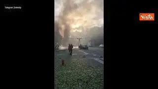 Attacco missilistico a Kiev, l'arrivo dei soccorsi nel video postato da Zelensky