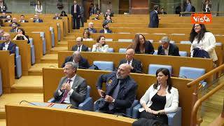 La standing ovation per Conte all’inizio dell’assemblea dei neoeletti del Movimento Cinque Stelle