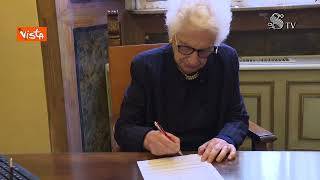 La Senatrice a vita Liliana Segre si accredita in Senato per la XIX Legislatura
