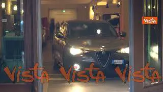 Salvini lascia Montecitorio in macchina