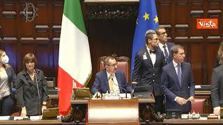 Elezione Presidente Camera, al via il quarto scrutinio. Esposto striscione in aula che viene rimosso