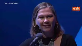 "Bella ciao" al congresso dei Socialisti europei, Letta batte le mani