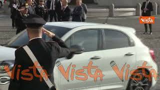L’arrivo di Meloni in Quirinale per ricevere l’incarico di Premier da Mattarella, ecco l’entrata