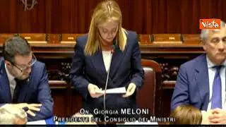 Meloni dà del tu al deputato Soumahoro dicendo “sai” e dopo chiede scusa