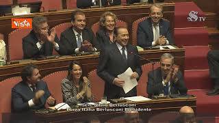 Berlusconi al Senato, il bentornato di La Russa. Lui: "Soddisfazione riprendere parola dopo 9 anni"