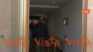 Enrico Letta arriva nella sala del Nazareno per partecipare alla riunione della Segreteria del Pd