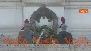 Il Presidente Meloni depone corona d’alloro e rende omaggio al Milite Ignoto all’Altare della Patria