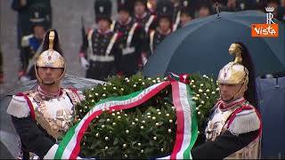 4 novembre, Mattarella depone una corona d'alloro all'Altare della Patria