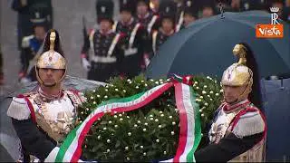 4 novembre, Mattarella depone una corona d'alloro all'Altare della Patria