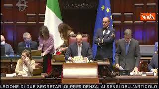 Rampelli: Dal dispenser al "dispensatore", continua battaglia su uso dell'italiano anziché l'inglese