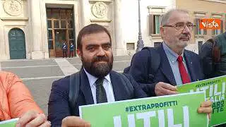 Extraprofitti, flash mob dell'Alleanza Verdi Sinistra a Montecitorio