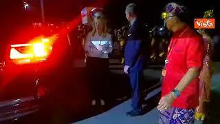 G20, Meloni accolta all'aeroporto di Bali con uno spettacolo di danza tradizionale