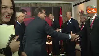 G20 Bali, Meloni incontra il Presidente turco Erdogan. La stretta di mano tra i due