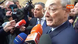 Taormina affianca Castellino fermato dalla polizia: “La conferenza la facciamo qui”