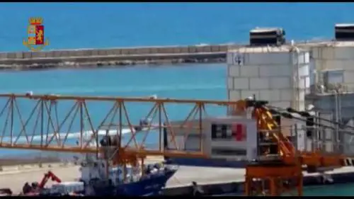 La rotta degli scafisti: così scaricano i migranti in Italia
