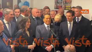 Berlusconi: "Stop autorizzazioni preventive per costruire casa, basterà una raccomandata"