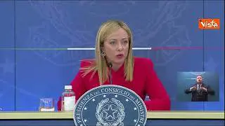 Manovra, Meloni: "Un mese congedo parentale a 80% stipendio"