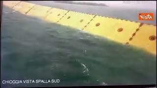 Acqua alta a Venezia, ecco il Mose che entra in funzione