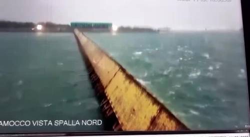 Mose in azione a Venezia: la vista dalla "Spalla Nord"