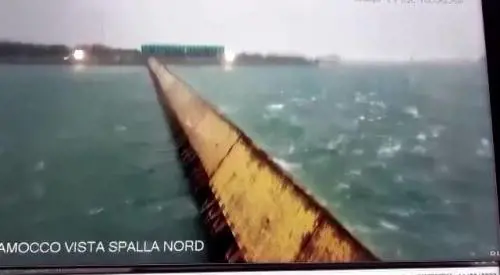 Mose in azione a Venezia: la vista dalla "Spalla Nord"