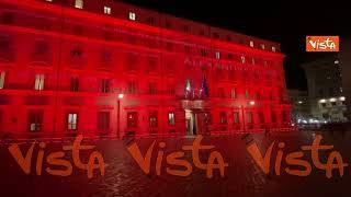 Femminicidio, Palazzo Chigi si tinge di rosso contro la violenza sulle donne