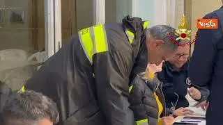 Frana Ischia, le operazioni di soccorso dei Vigili del fuoco in notturna