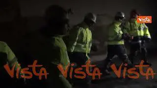 Nubifragio Ischia, la Protezione Civile consegna un generatore di corrente a una famiglia