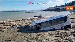 Frana Ischia, continua la ricerca dei dispersi, ecco le operazioni in mare della Guardia Costiera