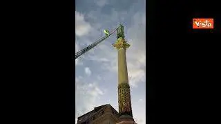 Festa dell'Immacolata, l'omaggio dei Vigili del Fuoco alla Madonna in Piazza di Spagna