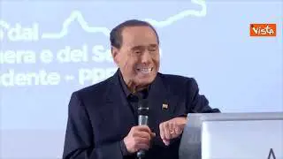 Berlusconi racconta del suo maestro di religione scappato dalla Russia: Da sempre lotto per libertà