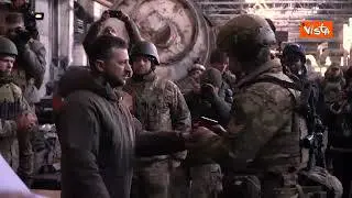 Zelensky in visita alle truppe sul fronte est si reca nella “fortezza” di Bakhmut