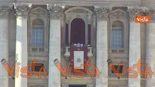 Angelus Natale, Papa Francesco: “Viviamo carestia di pace in questa terza guerra mondiale”