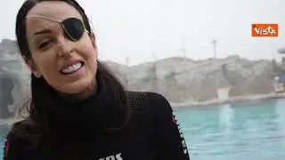 Gessica Notaro festeggia il compleanno tra i delfini ad Oltremare: "Un grande privilegio"