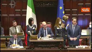 Bagarre alla Camera, Pellegrini mostra il dito medio: "Presidente, ecco i gesti che mi fanno"