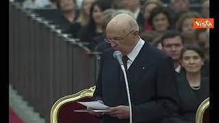 Addio a Papa Benedetto XVI, la stretta di mano con il Presidente Napolitano nel 2012