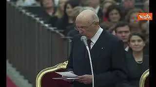 Addio a Papa Benedetto XVI, la stretta di mano con il Presidente Napolitano nel 2012