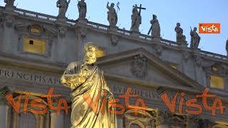 Morte Ratzinger, pronte le sedie in Piazza San Pietro per il funerale del 5 gennaio