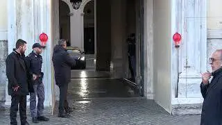 Finito incontro Kishida-Meloni, le immagini della delegazione giapponese che lascia Palazzo Chigi