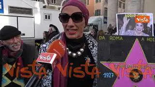 Cartelli e commozione ai funerali della Lollobrigida, le voci dei fan: “Lascia un vuoto enorme”