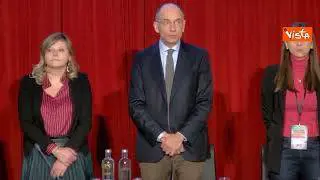 L'Inno di Mameli apre l'assemblea costituente del Pd