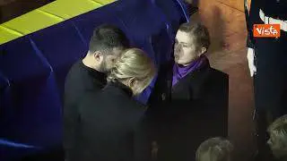 Zelensky ai funerali delle vittime dello schianto dell'elicottero vicino a Kiev