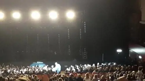 Fiorello fa cantare "Bella Ciao" al ministro Crosetto 