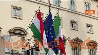 La bandiera ungherese sventola a Palazzo Chigi per visita Presidente Katalin Novak