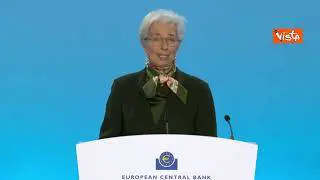 Lagarde: “Bce alza tassi di mezzo punto percentuale al 3%, a marzo saliranno di altri 50 punti base”