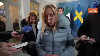Meloni a Stoccolma scherza sul clima: "Giornata mite"