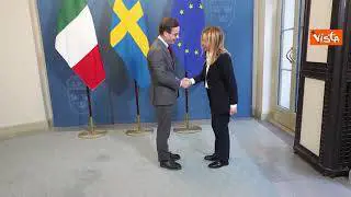 Meloni a Stoccolma, le immagini dell'arrivo e dell'incontro con il Primo Ministro svedese