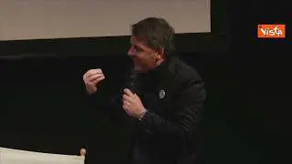 Renzi: "Nel Pd con me e Calenda avevano una Ferrari e l'hanno scambiata con una Twingo"