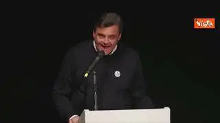 Calenda a Meloni: "Giù le mani da presidenza della Repubblica, deprimente spiegarlo a semi-fascista"